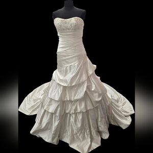 Elegant Strapless Beaded Wedding Gown